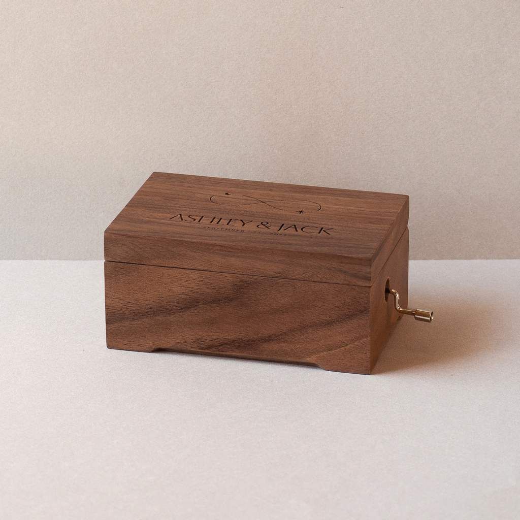 Walnut music box Lyra